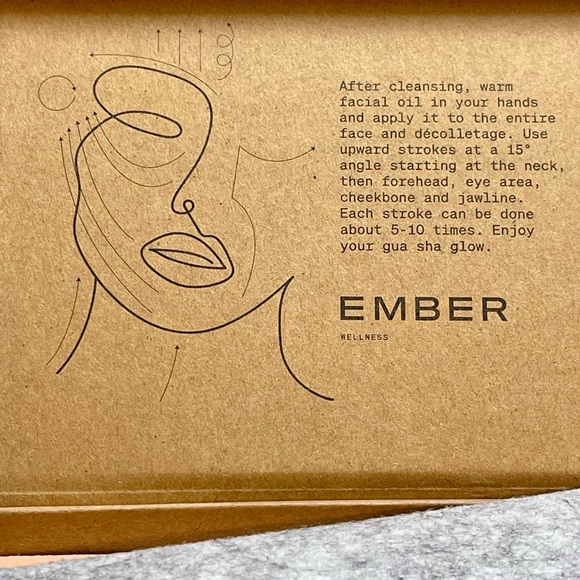 EMBER WELLNESS | 100% NATURAL WHITE JADE | HEART GUA SHA TOOL - Picture 4 of 10